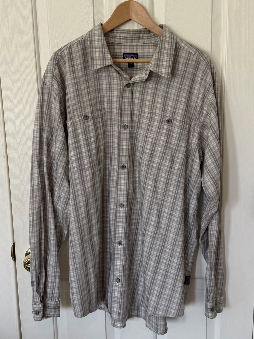 Patagonia Men's Gray Plaid Button-Down Shirt